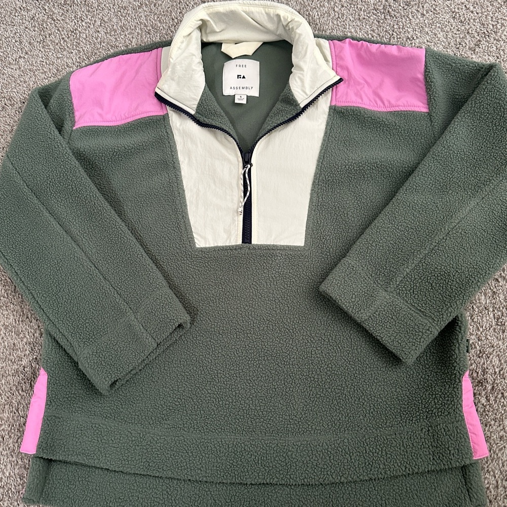 Free Assembly teddy like sweater.